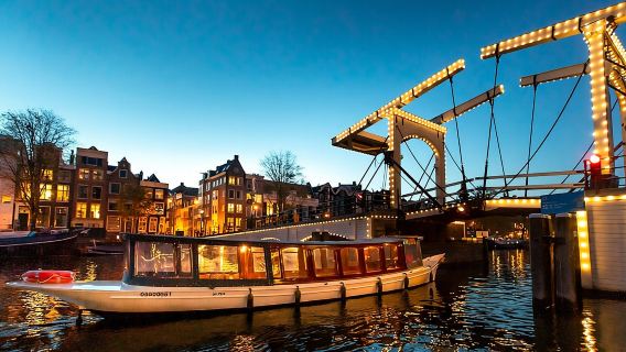 Amsterdam Evening Canal Cruise with Live Guide and Onboard Bar