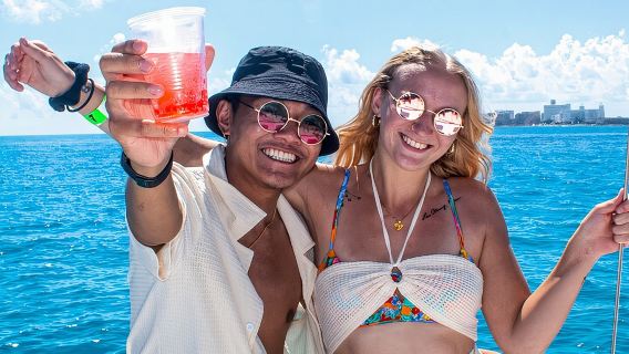 Cancun's Best: Catamaran to Isla Mujeres, Snorkeling & Drinks!