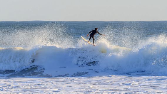 Surf lesson in Carcavelos beach