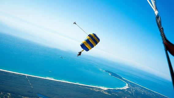 15,000 Ft Skydiving in Bayron Bay Available in Weekend