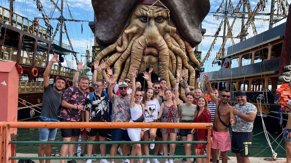 All-inclusive Piratenbootstour in Marmaris mit BBQ-Mittagessen