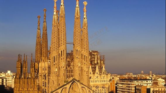 Barcelona Rhapsody: Gaudi's Architecture + Sitges Coast Duet