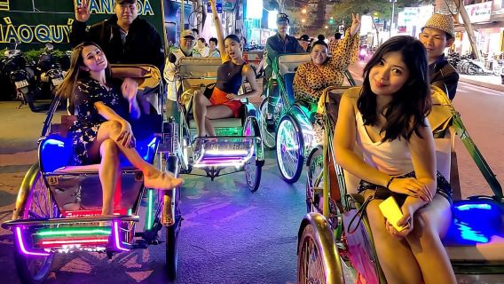 Flavors of Hue – Evening Cyclo & Street Food Experience