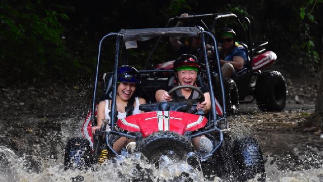 Lawatan ATV Buggy Hutan Roatan dengan Sloth & Perhentian Pantai Bersejarah