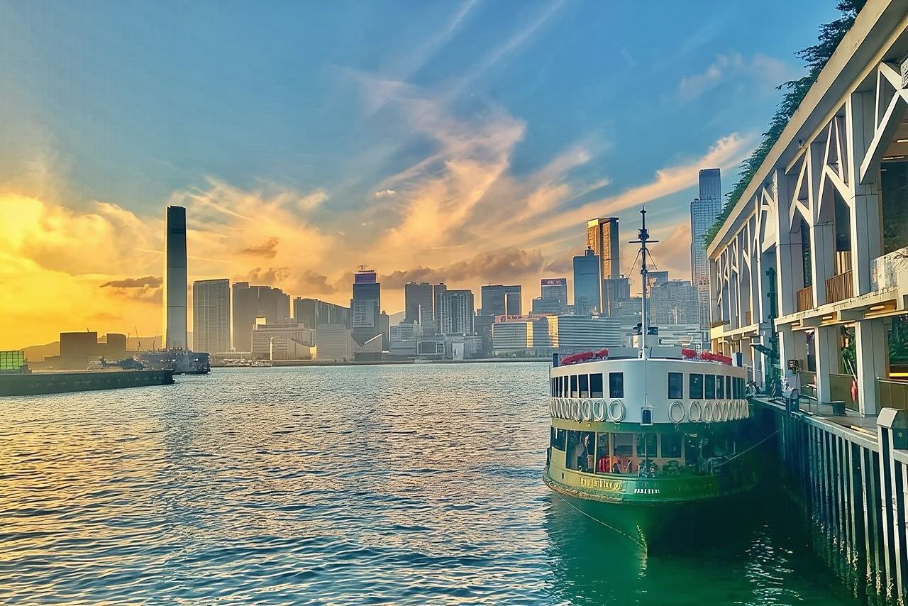 A Private City Tour of Hong Kong with Mercedes-Benz