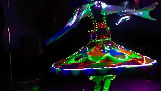 傍晚杜拜水路運河單桅帆船巡遊 (可欣賞哈里發塔景觀)