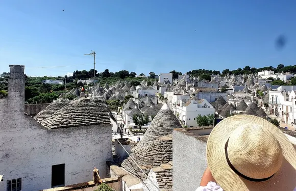 從布林迪西出發：阿爾貝羅貝洛、洛克羅通多、奧斯圖尼及普利亞早午餐