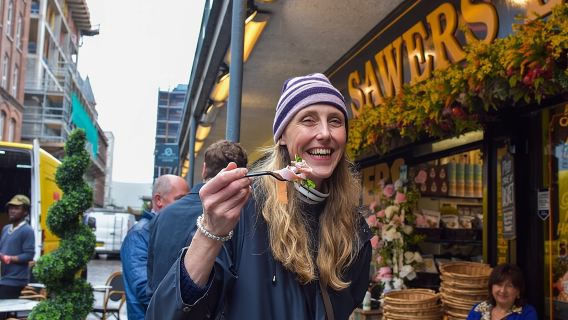 Belfast Centre Food Tour of 12 Local Irish Dishes and Drinks