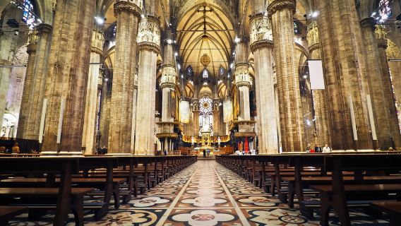 Milan: Fast Track Cathedral and Duomo Rooftop Guided Tour