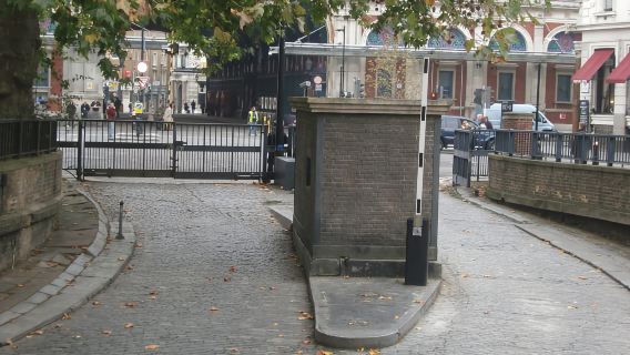 ลอนดอน: ทัวร์รถบัสชมสถานที่ถ่ายทำภาพยนตร์เจมส์ บอนด์