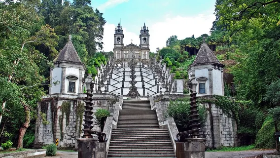 Braga and Guimaraes Small Group Tour with Lunch from Porto