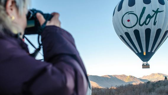 Menaiki Belon Udara Panas Catalonia dan Sarapan Pagi di atas Gunung Berapi la Garrotxa