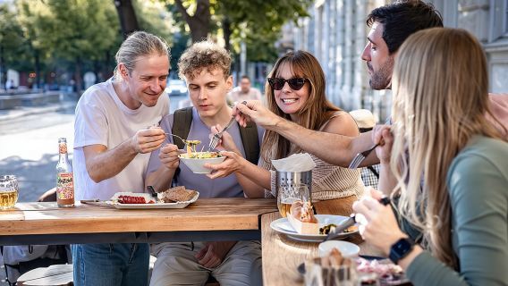 Prager Snack- und Spaziergang: Private kulinarische Tour mit Ihrem lokalen Begleiter