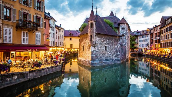 Annecy, France + Geneva, Switzerland one-day tour|Including mini train|Optional Lake Geneva cruise