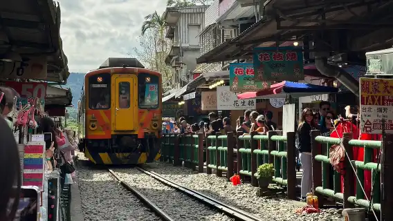野柳＋十分＋猴硐＋九份【台北出發｜外語導遊隨行｜一日遊】