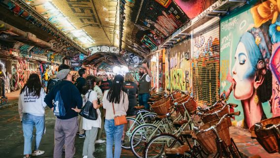 Tour en bicicleta por los monumentos y secretos de Londres (visita a bares y arte callejero)
