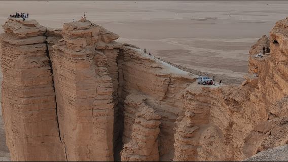 Da Riyadh: gita di un giorno ai monti Tuwaiq e all'altopiano del Najd
