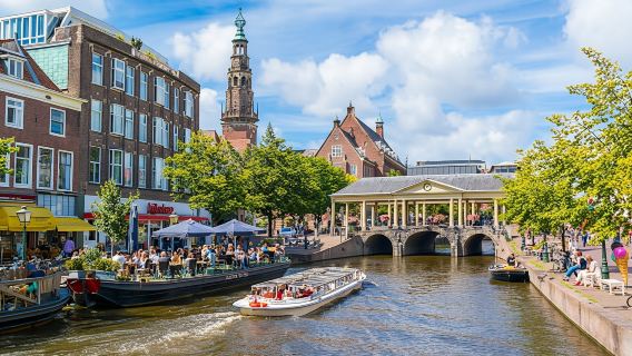 Self guided tour with interactive city game of Leiden