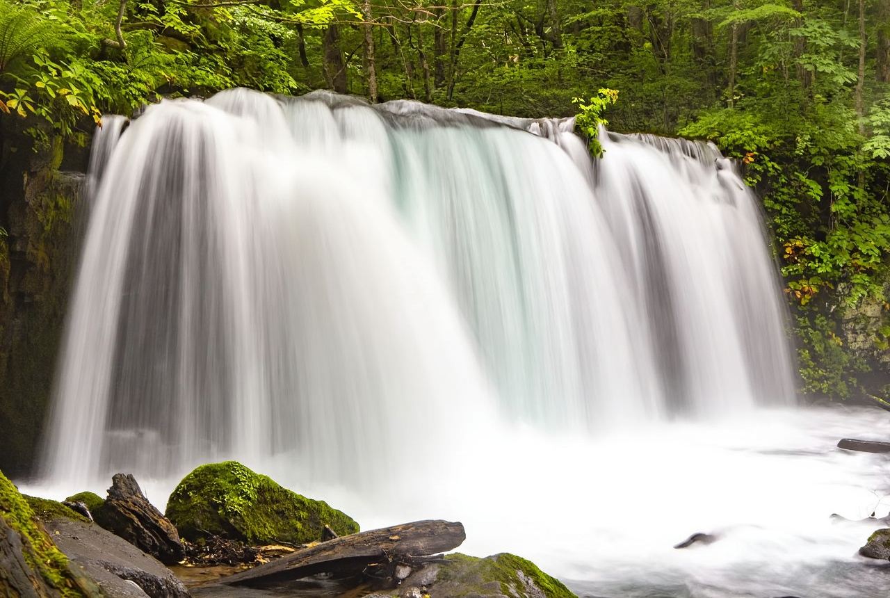 日本青森+奧入瀨溪流+八甲田山+十和田湖一日遊