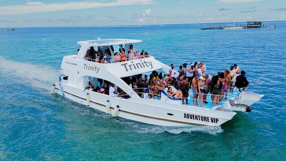 Pelayaran Kapal Pesta Punta Cana dengan Snorkeling, Bar Terbuka & Musik Hip Hop