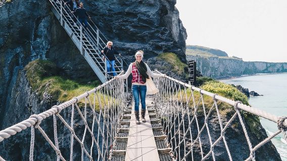 Hari Pengalaman Giant's Causeway dari Belfast dalam Mercedes Mewah