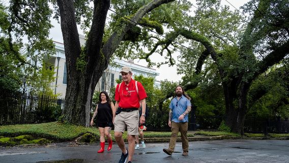 New Orleans Garden District Walking Tour