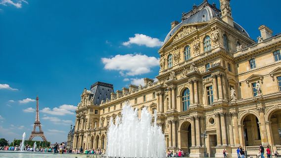 Skip-the-line to Louvre Museum and Seine River Cruise