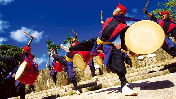 沖繩南部秘境一日遊丨沖繩文化王國+瀨長島+新原沙灘+系滿魚市