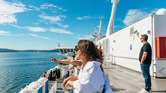 Victoria & Butchart Gardens Tour with Gulf Islands Cruise Ferry 