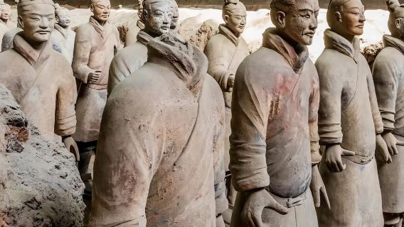 Tour di mezza giornata al Museo dei guerrieri e dei cavalli di terracotta di Qin a Xi'an [con visita guidata professionale e trasporto in auto opzionale]