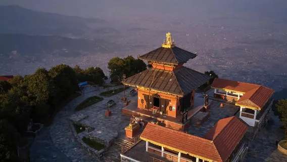 加德滿都：搭乘 Chandragiri Hill 纜車並參觀寺廟