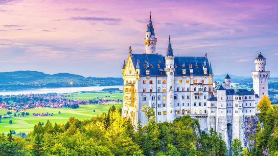 Desde Múnich: Viaje a Neuschwanstein y Linderhof en español