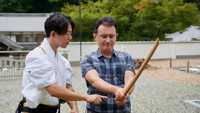 大阪：私人武士體驗 - 與劍術大師一起訓練