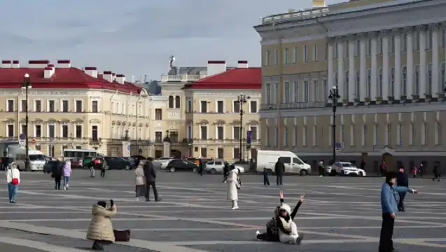 Россия|Москва и Санкт-Петербург: пешеходная экскурсия с местным гидом|двуязычный китайско-русский