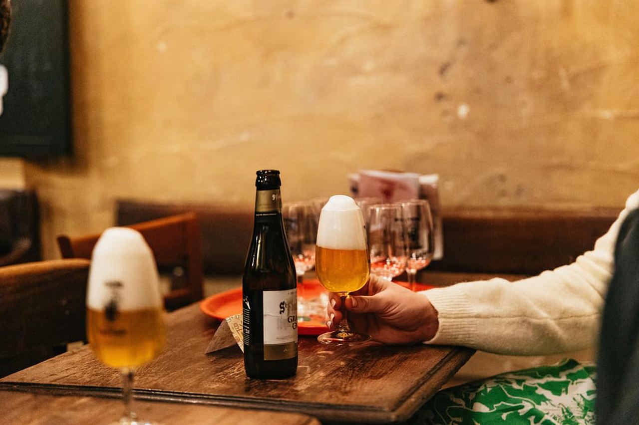 Brussels: Beer Tour with 6 Beers and 3 Chocolate Tastings