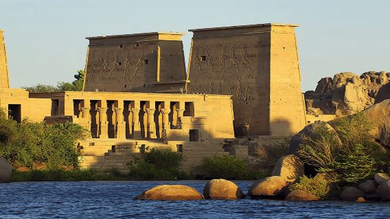 Tour ad Abu Simbel da Luxor con trasferimento ad Aswan