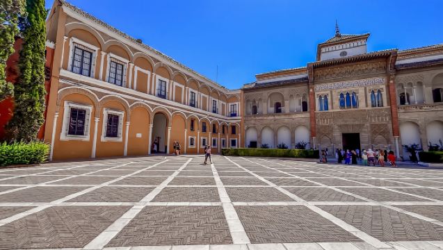 Seville Guided Tour: Cathedral, Giralda & Optional Alcázar
