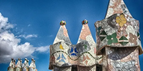 巴塞隆拿+桂爾公園+聖家族大教堂+加泰羅尼亞音樂宮一日遊