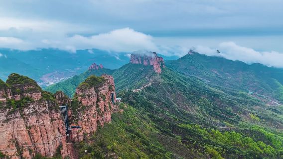 Site touristique du mont Taihang/Handan + Site touristique de l'ancienne montagne Wudang + Montagne Wuzhi + Guide touristique en anglais/langue minoritaire