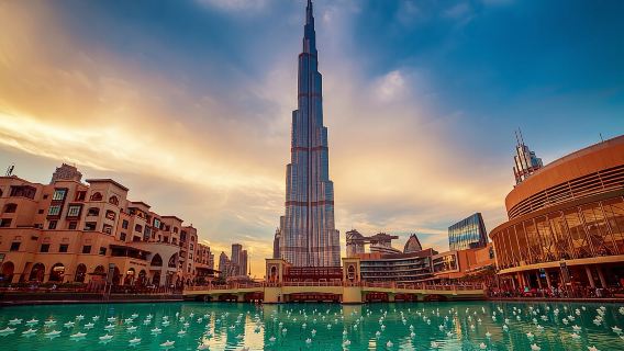 Dubai Food Tour with Access to Burj Khalifa Bar & 6 Food Tastings