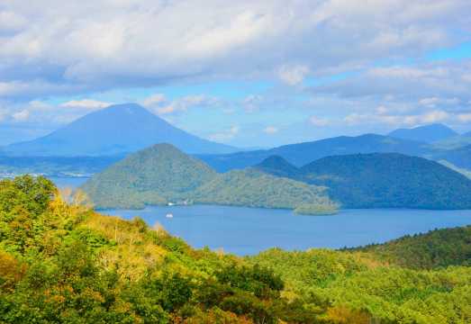 1-day tour to Noboribetsu Jigokudani Valley, Lake Tōya, Lake Shikotsu, and Cape Chikyu: Departing from Sapporo