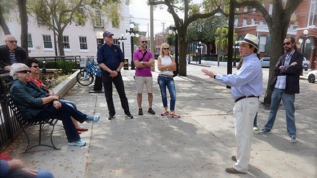 Tour histórico a pie compartido por Ybor City