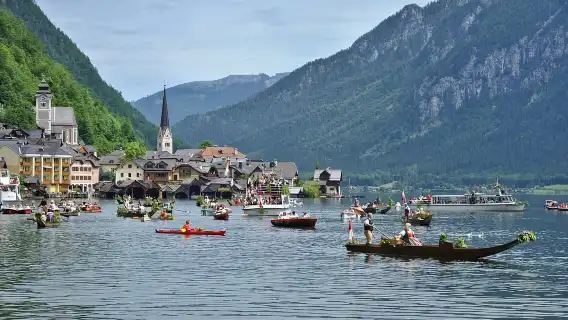 Private one-day tour of Hallstatt, St. Gilgen, and St. Wolfgang from Salzburg, Austria