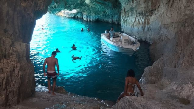 Zakynthos boat tour:Shipwreck& Local blue caves with 3 Swim Stops