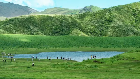 Japan Aso Nakadake Crater 1 + Aso Volcano Museum + Kusasenri + Takachiho Gorge 1-day tour