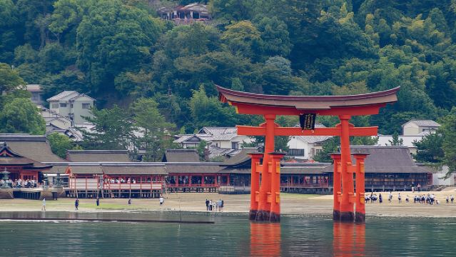 Hiroshima and Miyajima Private Guided Tour