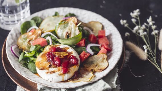 ล่องเรือยามเย็นในปราก พร้อมเสิร์ฟเมนูอาหาร 3 คอร์ส