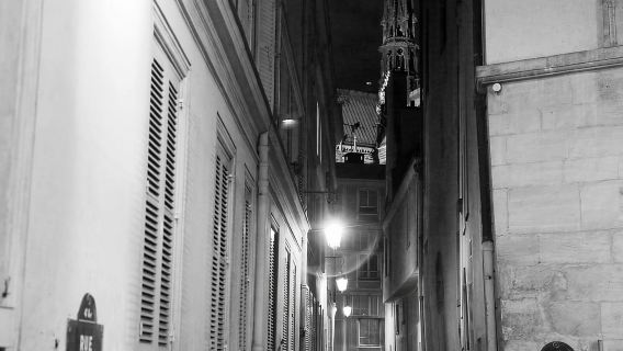 Paris: Ghosts, Legends & Mysteries Evening Walking Tour