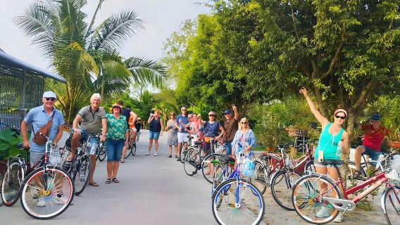 Tour ciclistico premium al mercato galleggiante di Can Tho e nelle zone rurali