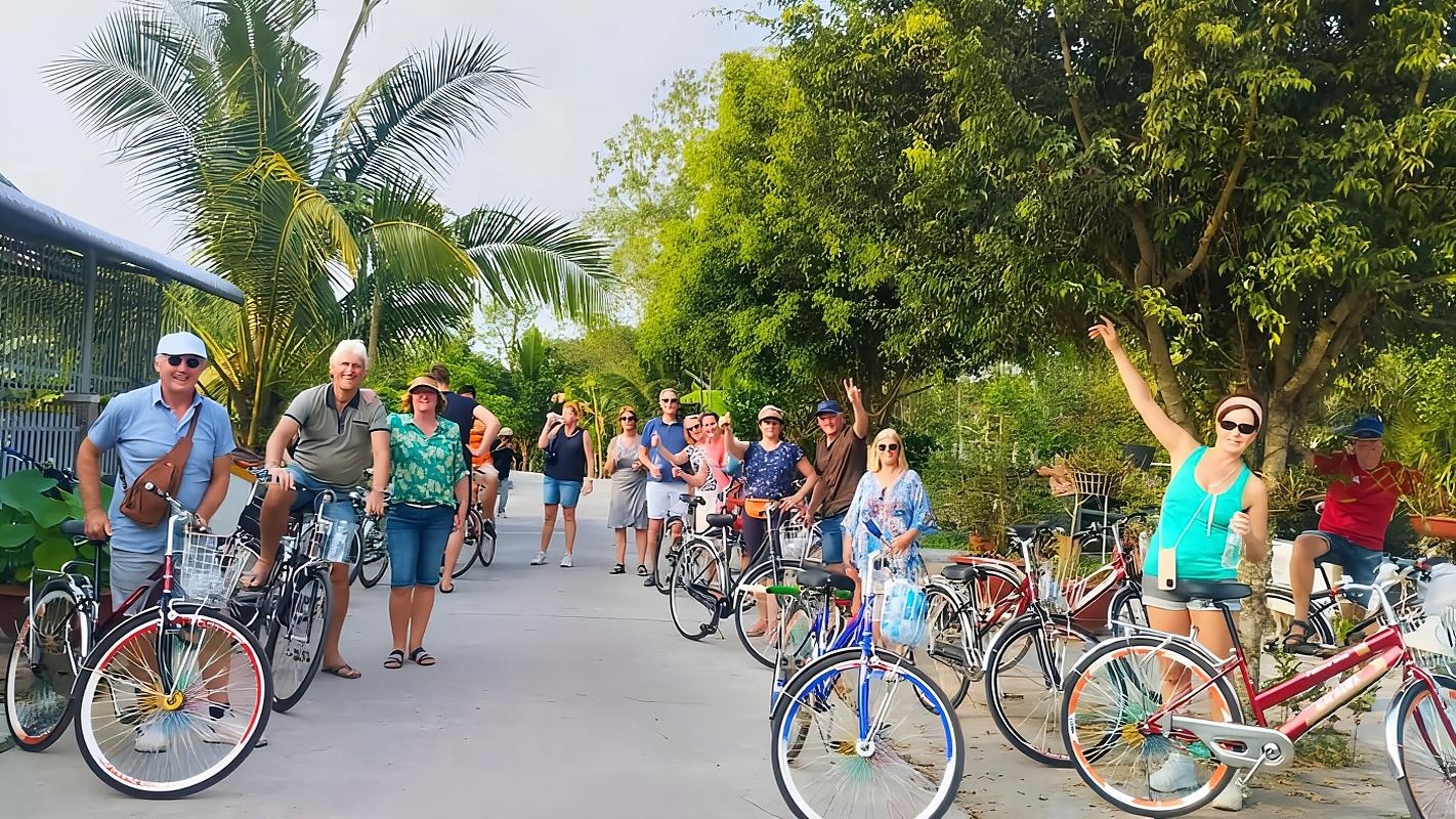 Tour Chợ Nổi và Đạp Xe Nông Thôn Cao Cấp Cần Thơ
